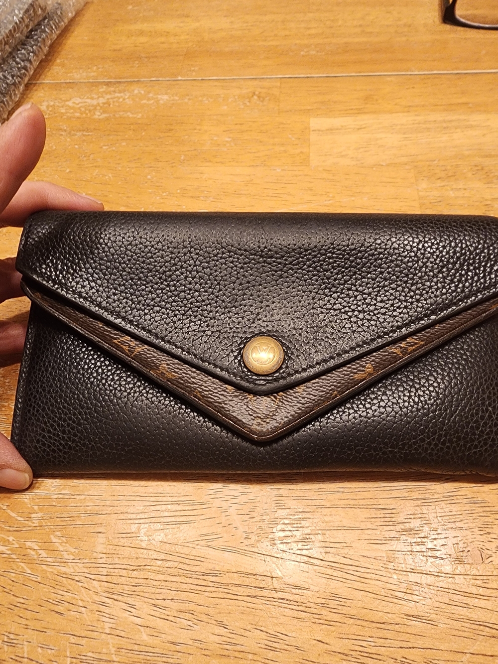 authentic Louis Vuitton Portefeuille Double V Wallet (